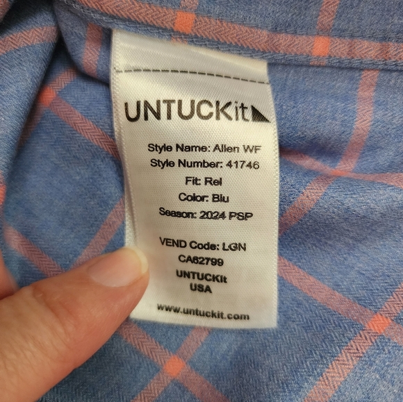 Untuckit Men's Blue and Pink Shirt Wrinkle Free Relaxed Fit 100% Cotton Size M - Picture 4 of 8